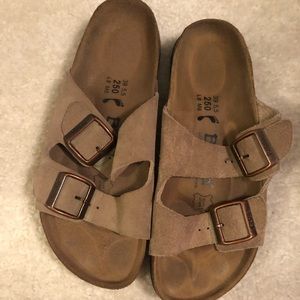 Betula Licensed by Birkenstock